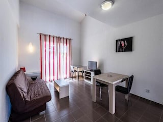 Apartment Saint-Sériès  10