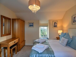 Holiday cottage Godolphin Cross Features 20