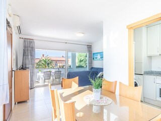 Villa Roses Features 16