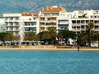 Apartment Roses Outdoor Recording 3