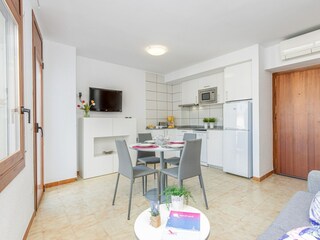 Apartamento Roses Características 12