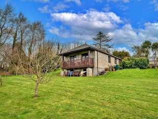 Bungalow Godolphin Cross Outdoor Recording 10