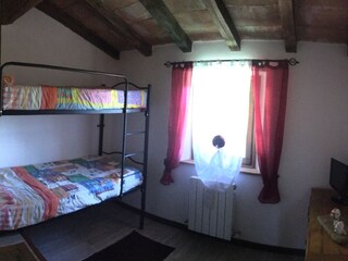 Bunk beds in 2nd bedroom