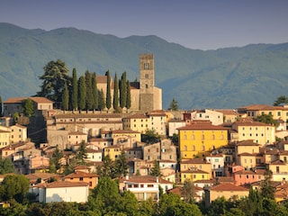 Nearby town Barga