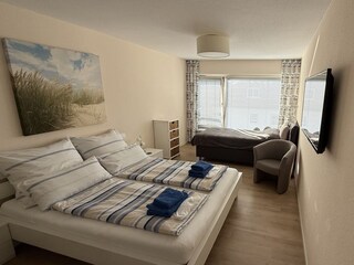 Schlafzimmer mit TV