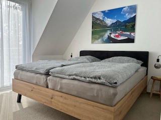 Schlafzimmer 1