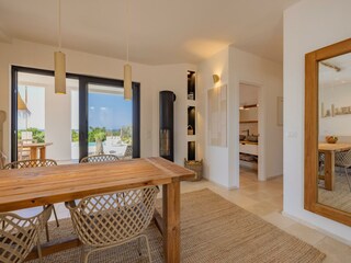 Essbereich mit Kamin