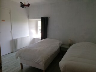 Schlafzimmer 4