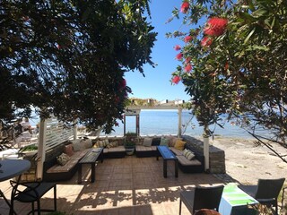 Strandbar, kristallklares Meer