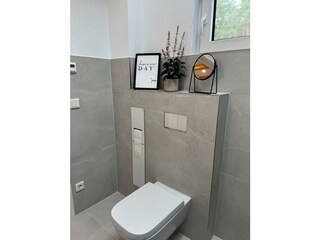 Bad oben, WC