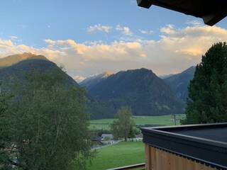 Blick zu den Hohen Tauern