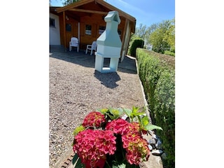 Platz vor dem Mobilheim zum Grillen