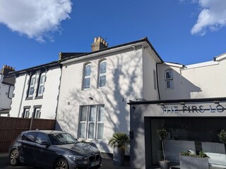 Apartment Feltham Outdoor Recording 3