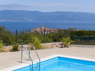 Villa Andreja mit beheiztem Pool in Strandnähe