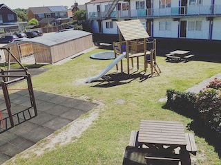 Kleiner Spielplatz im Hof