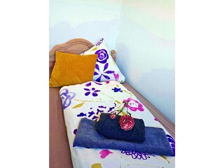 Gemütliches Einzelbett & liebevoll eingerichtet