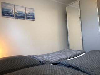 Schlafzimmer mit Doppelbett