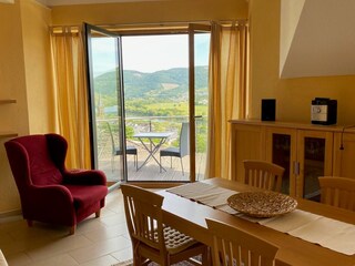 Bild  Esszimmer mit Panoramablick auf das Moseltal