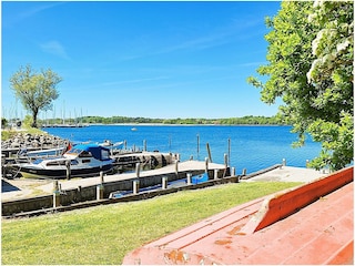 Fewo Boje mit Wassergrundstück und Bootsanlegestelle