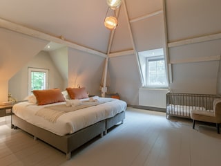 Grey Masterbedroom