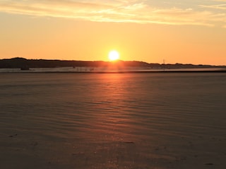 Sonnenaufgang im Frühjahr am Südstrand