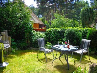 Garten mit Sitz, Liege- und Grillmöglichkeiten