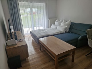 Wohnzimmer mit Schlafsofa (140 x 200)cm