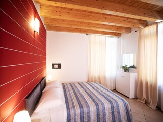 Schlafzimmer (option 1 Doppelbett) mit sofa
