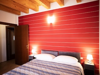 Schlafzimmer (option 1 Doppelbett) mit sofa