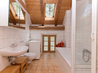 Badezimmer - gegenüber Schlafzimmer "Eltern"