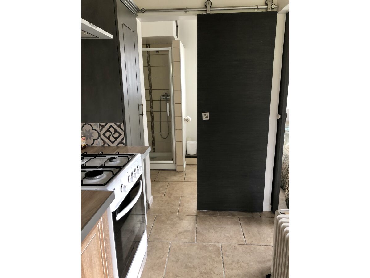 Kitchen/Bathroom