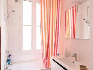 Apartment Paris Features 36