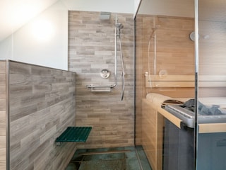 Eleganz trifft Komfort – Ferienwohnung mit Sauna & Balkon