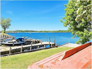 Fewo Boje mit Wassergrundstück und Bootsanlegestelle
