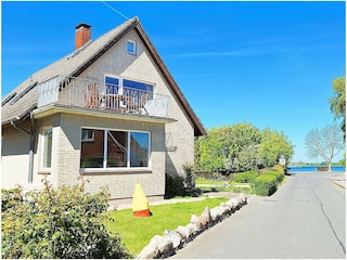 Fewo Boje mit Wassergrundstück und Bootsanlegestelle