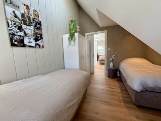 Schlafzimmer mit 2 Einzelbetten 2. Etage