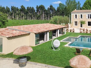Villa Noves Outdoor Recording 1