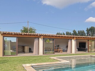Villa Noves Outdoor Recording 6