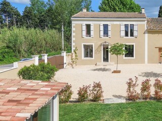 Villa Noves Outdoor Recording 8