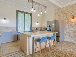 Villa Noves Features 18