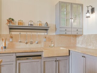 Villa Noves Features 20