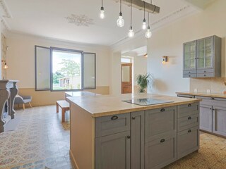 Villa Noves Features 22