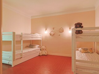 Villa Noves Features 32