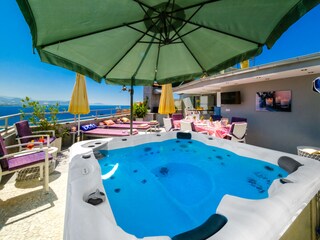 Jacuzzi mit Sitzplatz