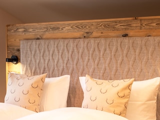 Das grosse Schlafzimmer "Hirsch"