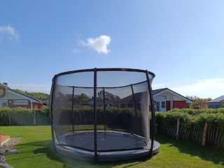 bodentiefes Trampolin