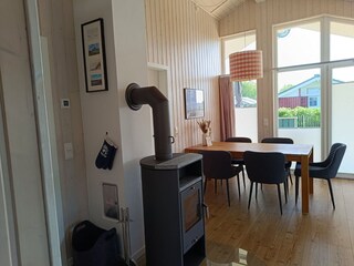 Esstisch und Schwedenofen