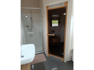 Dusche und Sauna