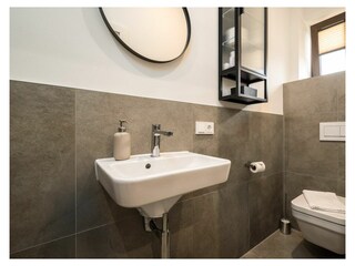 kleines Badezimmer im Erdgeschoss