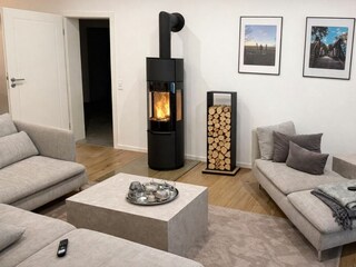 Wohnzimmer mit Kamin